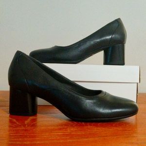 Clarks UN Cosmo Step Heels